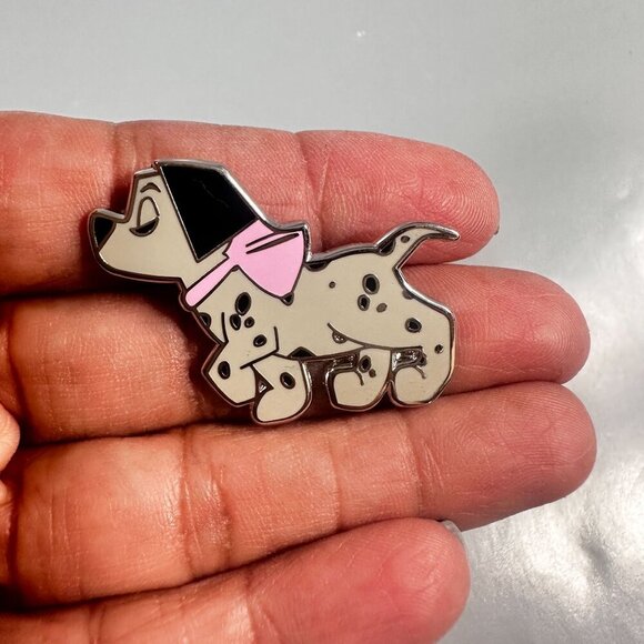 Dalmatian 101 Puppy Dog Lapel Pin Bow Accessories Brooch Badge Jewelry Pin - Picture 3 of 8